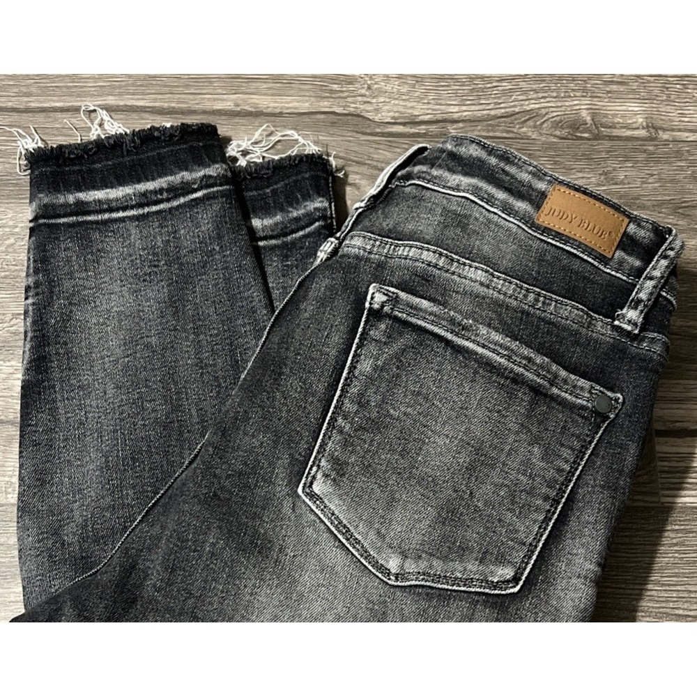 Judy Blue High Rise Charcoal Wash Raw Hem Skinny Fit Jeans Size 9/29 (28x28)
